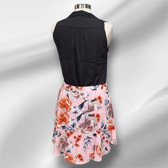 THREE EIGHTY TWO Women’s Floral Print Mini Skirt in the Size Large - Picture 4 of 14